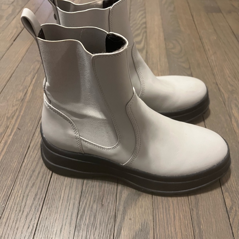 Noise Gray Ankle Boots